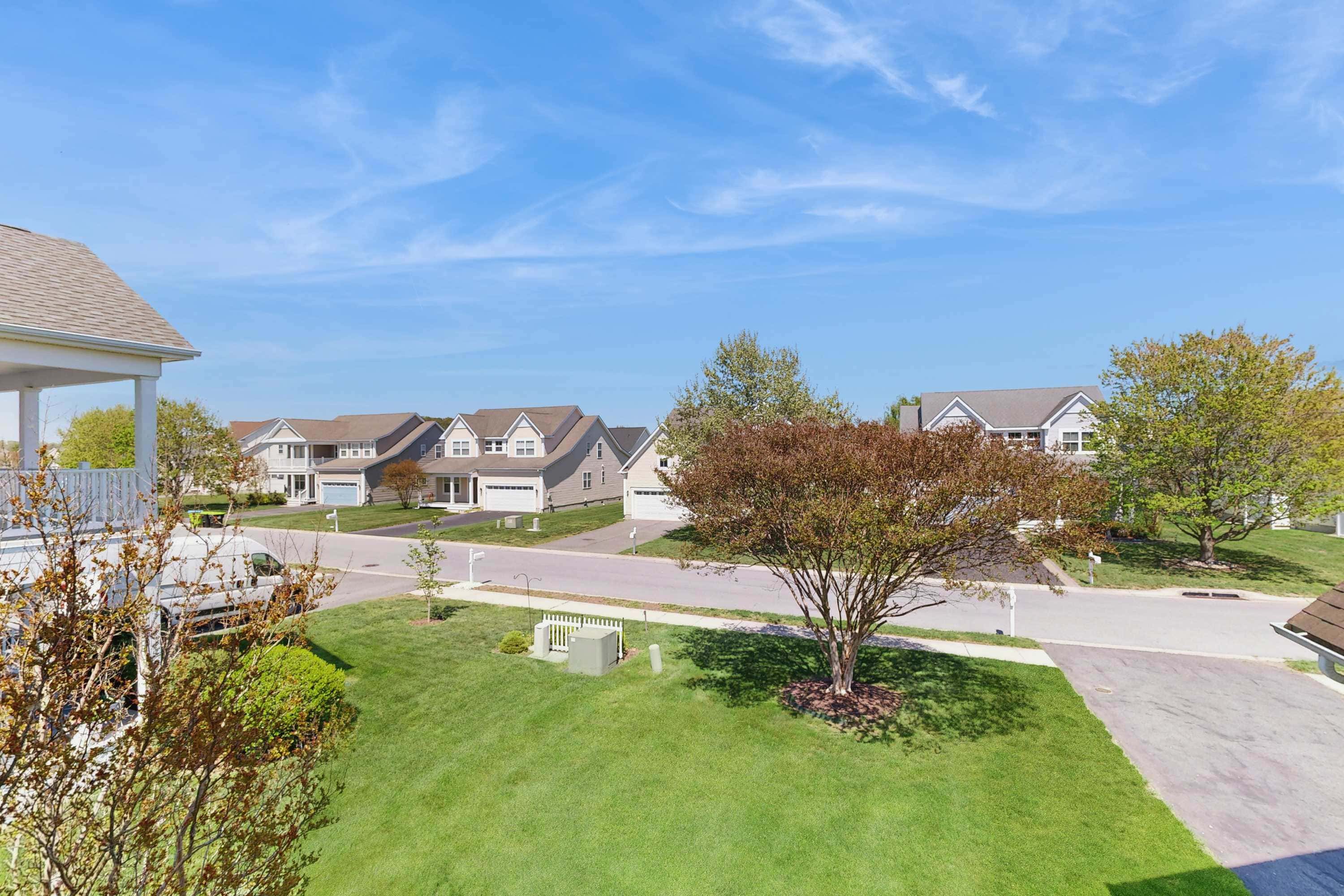 Swann Cove spacious house with community pool