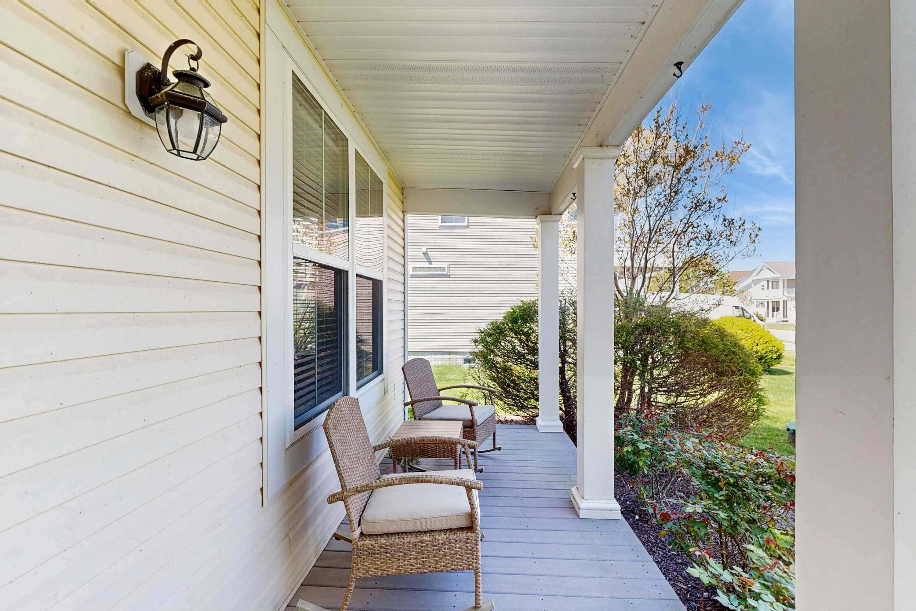 Swann Cove spacious house with community pool