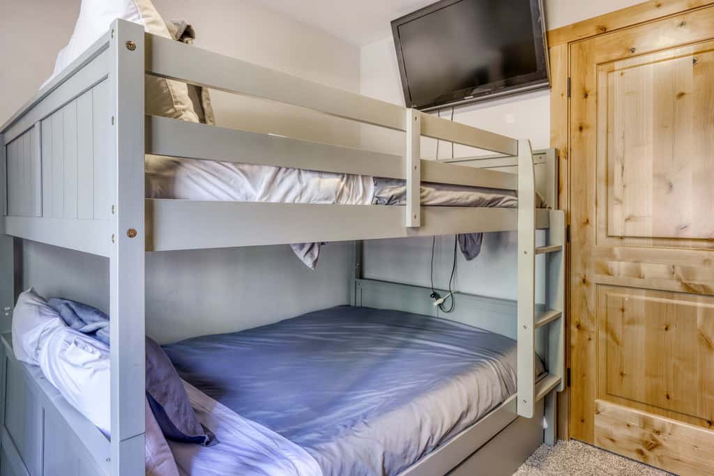 Northstar Cabin Escape