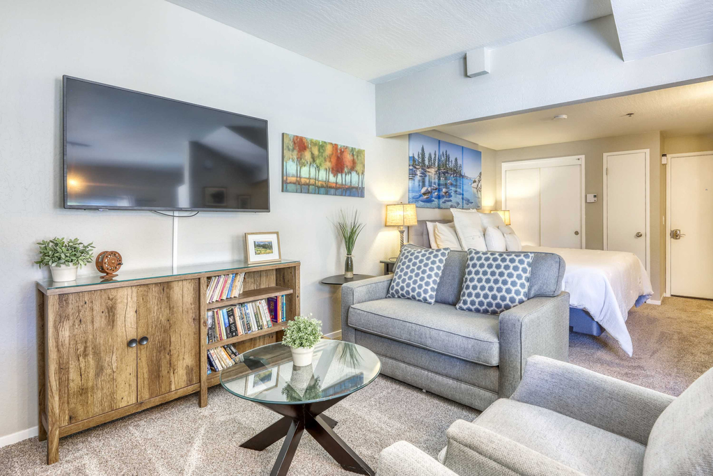 Cozy Tahoe Village Studio Near Heavenly Ski Resort