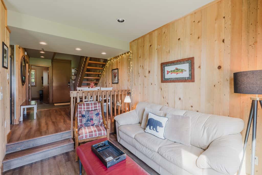 Lakeview Meadow Retreat