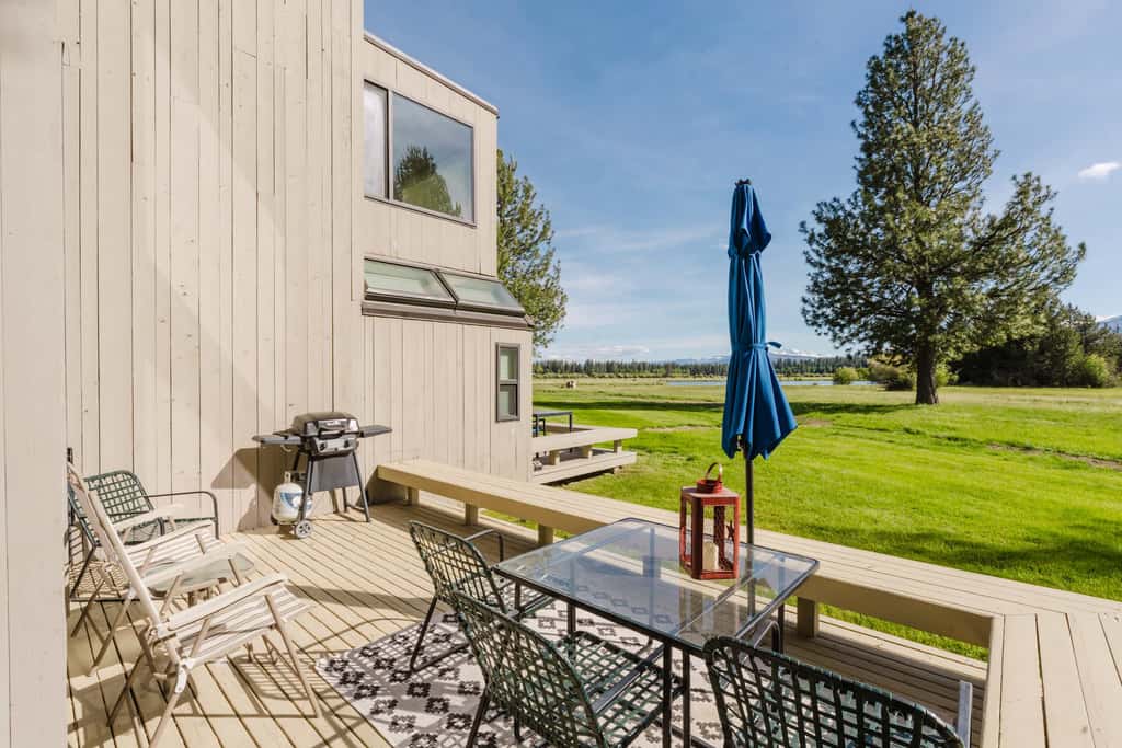 Lakeview Meadow Retreat
