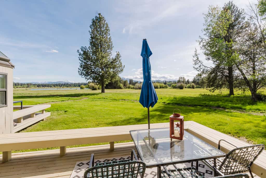 Lakeview Meadow Retreat