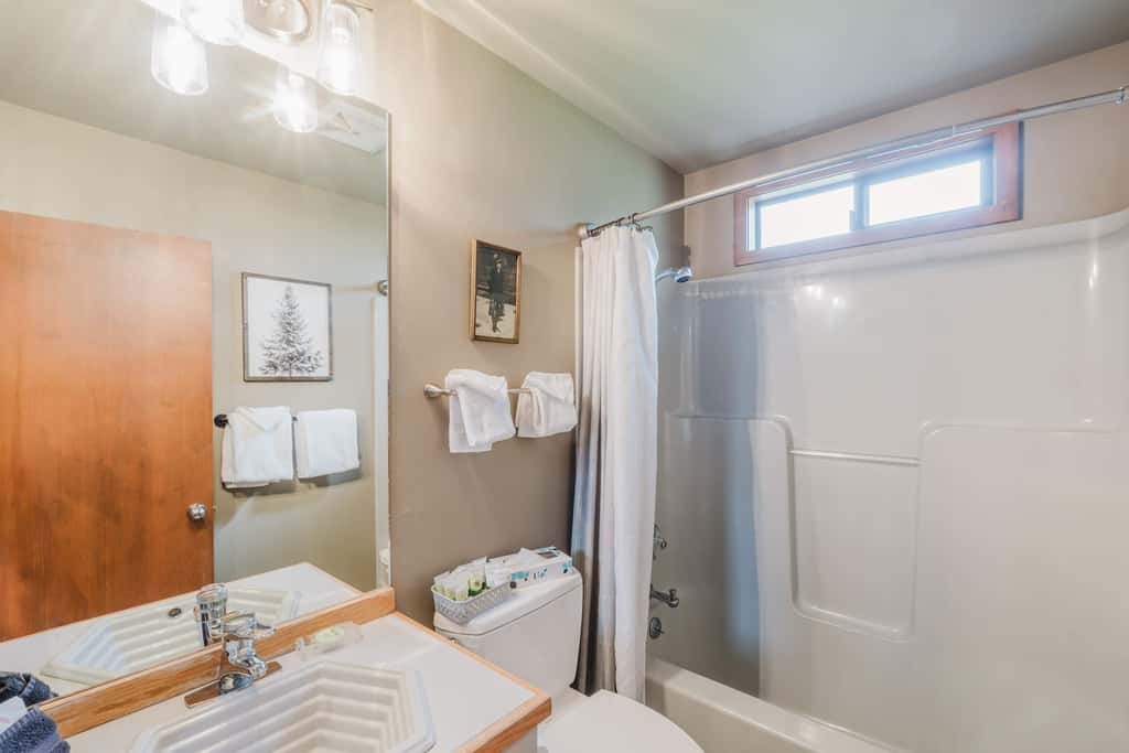 Lakeview Meadow Retreat