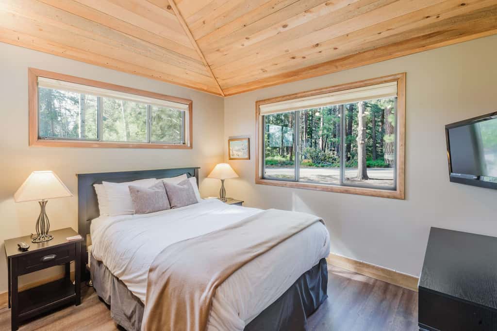 Lakeview Meadow Retreat