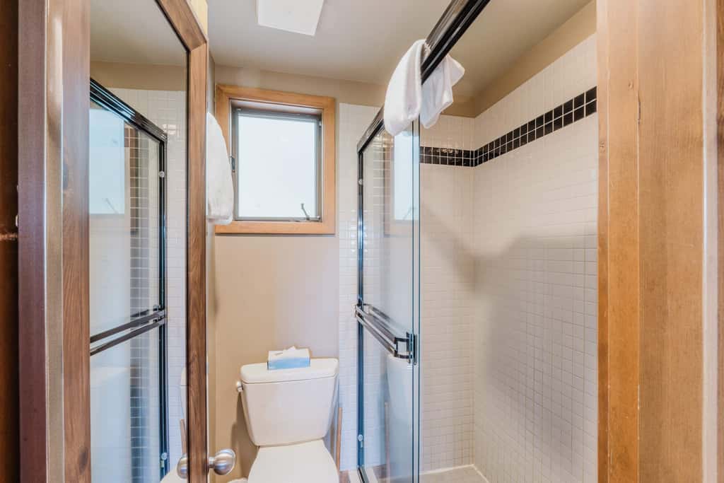 Lakeview Meadow Retreat
