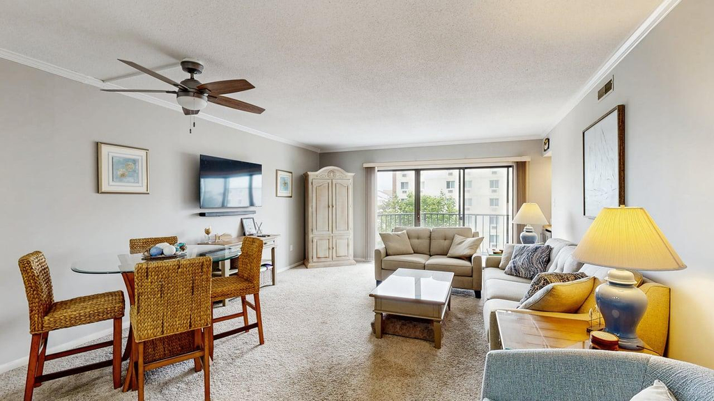 Royal Hawaiian 205