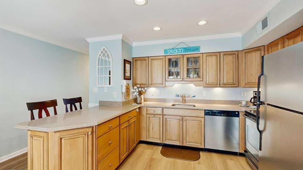 Ocean View Condo on Beach Block with AC, walking distance to beaches