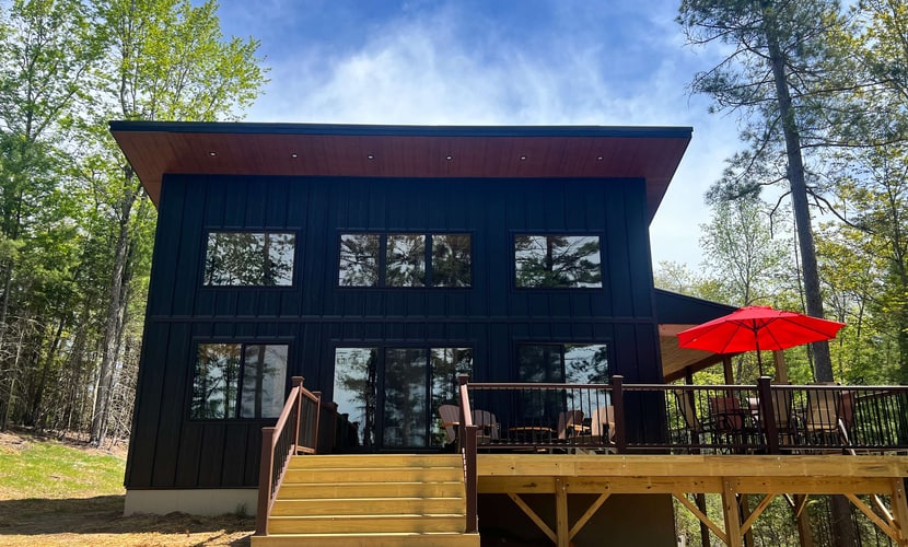 Towering Pines Cottage - newly built lakefront home