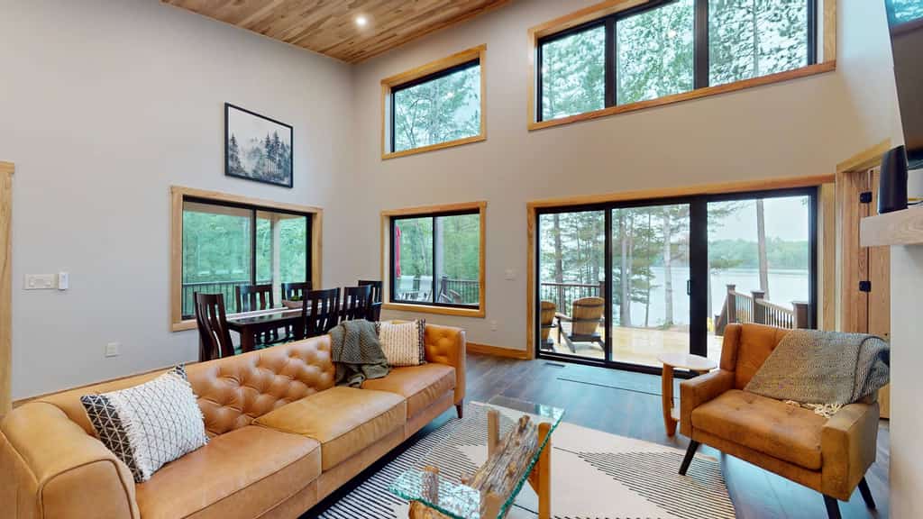 Towering Pines Cottage - newly built lakefront home