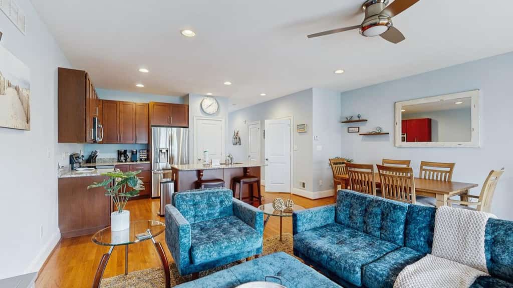 Heritage Village townhouse with community pool
