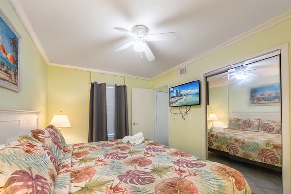 Oceanfront 2BR Condo | 4th Floor | Sleeps 4
Your search for the perfect beach getaway ends here! Welcome to this beautifully decorated 4th-floor, direct oceanfront condo at A Place At The Beach in North Myrtle Beach. With stunning views of the Atlantic and a thoughtfully designed layout, this 2-bedroom retreat comfortably accommodates up to 4 guests—perfect for couples or small families.