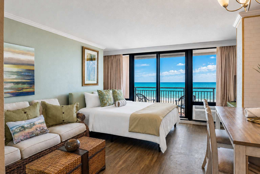 Caravelle 624 Oceanfront Studio