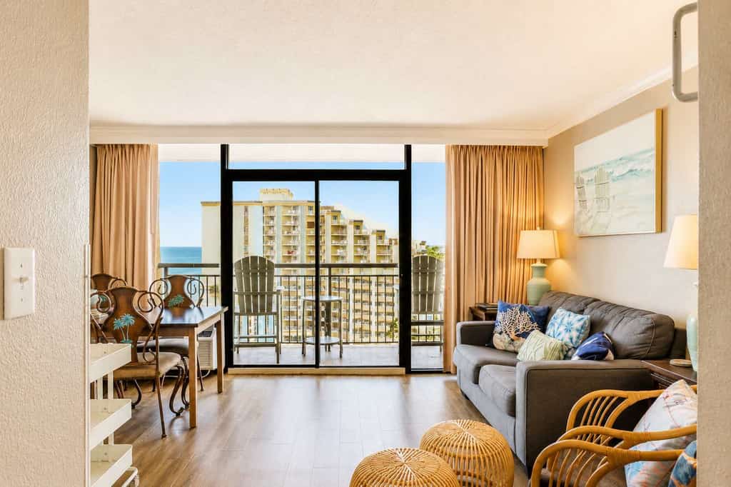 Cozy 1BR Oceanview Condo! Caravelle 1101