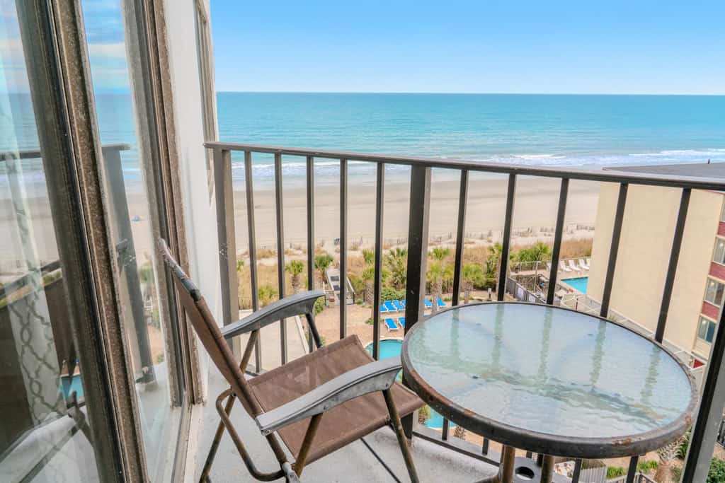 The search for your next vacation stops here! Check out this 6th floor, ocean view, 1-bedroom apartment located at the Palace Resort in Myrtle Beach, SC. The condo is fully furnished and the layout will accommodate 4 guests.
