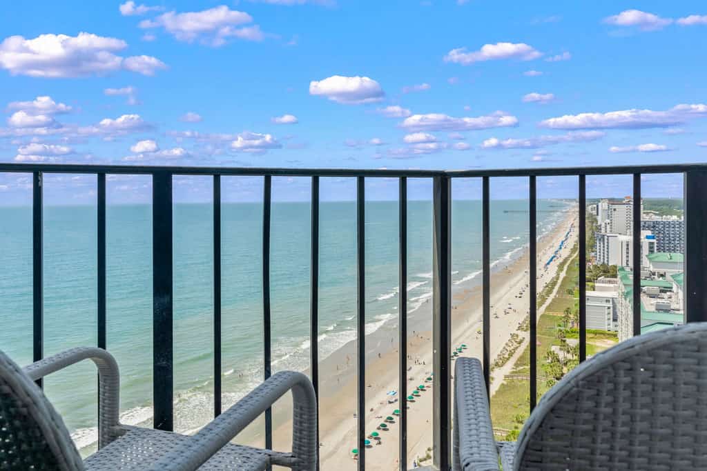 Welcome to Palace 2305! This cozy, oceanfront retreat has been beautifully updated and features a comfortable queen-sized bed and a stylish sleeper sofa, making it an ideal getaway for up to four guests.