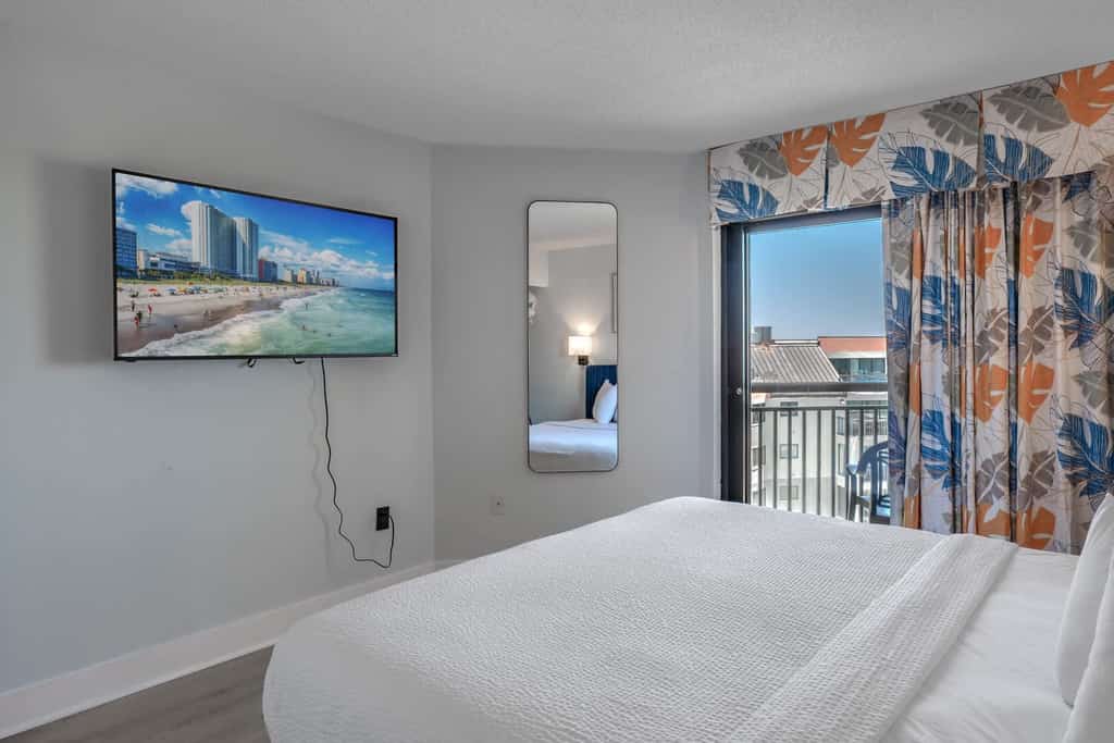 Check out this one-of-a-kind 8th floor, 1-bedroom condo at Ocean Reef Resort! This beautiful oceanview retreat features a luxurious king-sized bed and a queen sleeper sofa, offering plenty of room for up to 4 guests. Whether you are planning a romantic getaway, a family trip, or a beach escape with friends, this condo is the perfect place to call home during your stay.