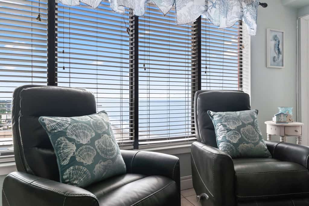 This is an absolutely incredible 2 bedroom condo located at the Palace Resort in Myrtle Beach, SC. The search for your next vacation stops here! Check out this 21st floor, ocean view, 2 bedroom apartment. Only two floors below the penthouse! The condo is fully furnished with 1 king size bed, 2 twin size beds, a sleeper sofa, and will comfortably accommodate 6 guests.