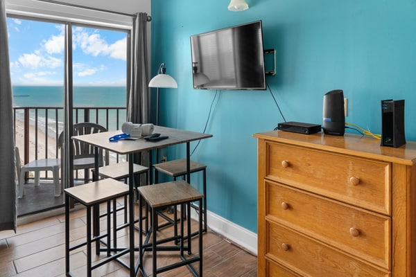 This unit sits on the 23rd floor and offers an amazing northern view of the Atlantic ocean. It comfortably sleeps 4 with one queen bed and a queen sleeper sofa.