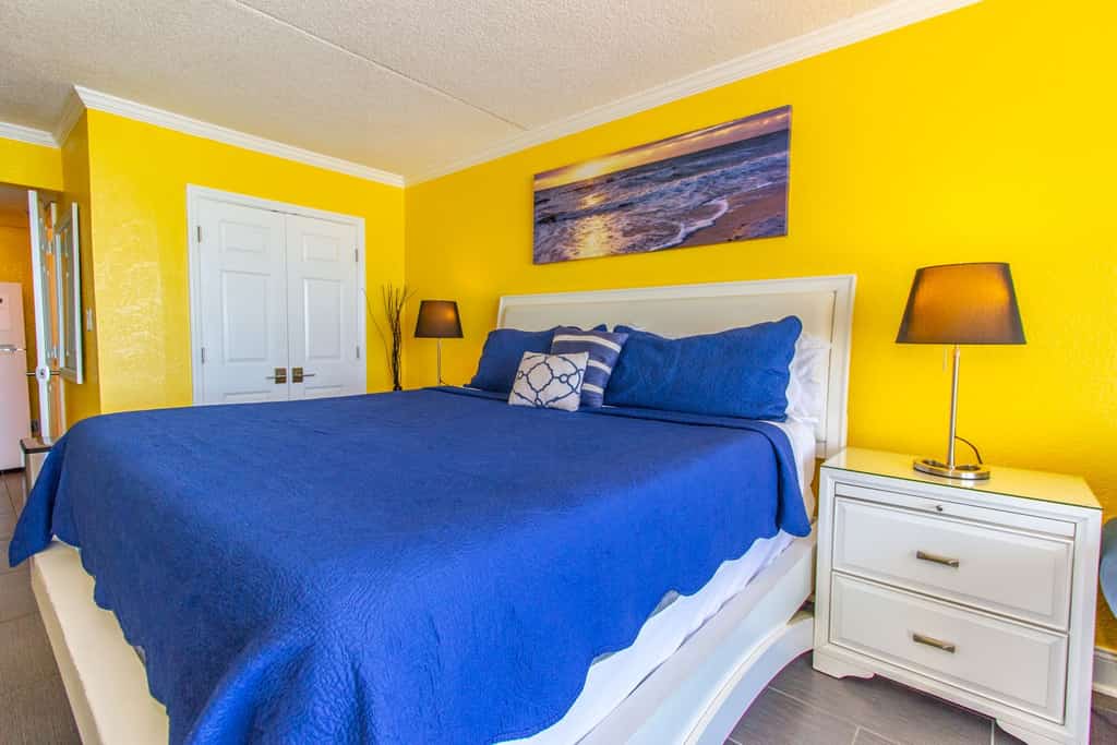 Looking to get away from it all and enjoy some relaxation? This is the perfect place for a couples retreat or a small family vacation! All the comforts of home but with spectacular views off the direct oceanfront private balcony. This completely remodeled oceanfront luxury studio is located at the North end of the "Golden Mile" - close enough to walk to local restaurants and attractions without being in the thick of the crowds.
Important Notice: Balcony Railing Coating Project

The Balcony Railing Coating Project will be underway for approximately 6&ndash;8 weeks (weather permitting), with completion expected by mid to late January.

During this period, signage will be placed on sliding glass doors to inform guests when balcony work is taking place. Please remind guests not to touch the railings, as they will be in various stages of coating and drying.

Please note:

Balcony access will be restricted only while work is being performed on that specific stack.