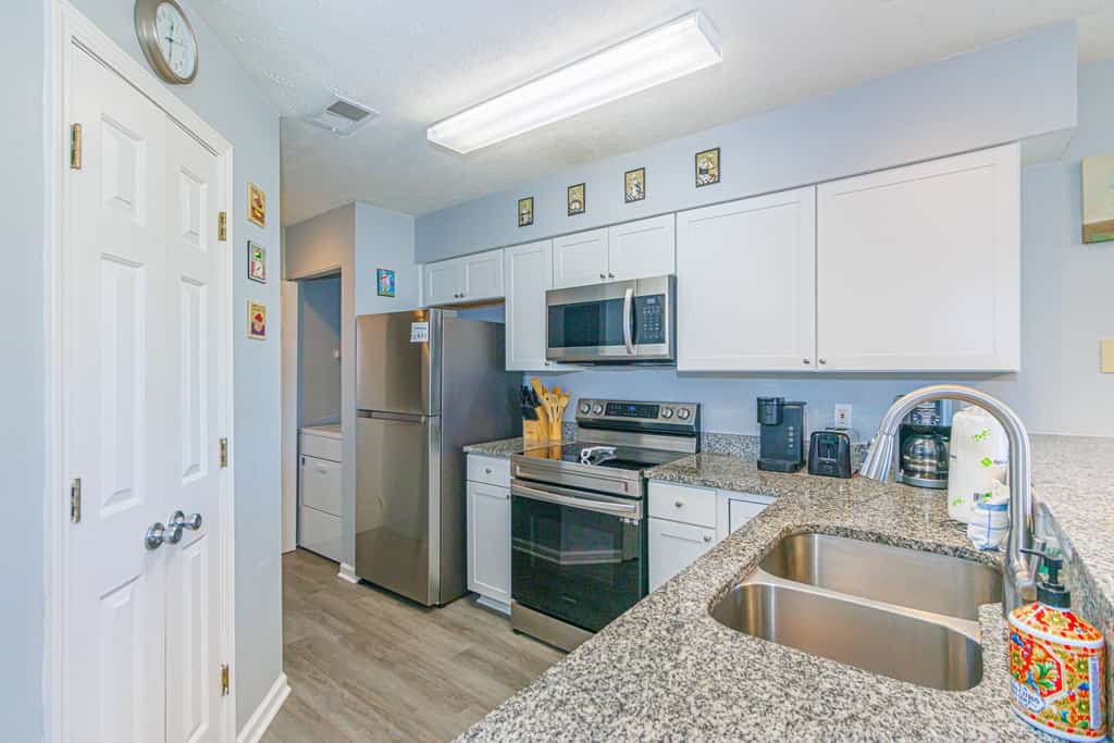 The search for your next vacation stops here! Check out this 2nd floor, 2 bedroom, 2 bathroom apartment in Myrtle Beach, SC. This condo is located less than a mile off of Highway 501 and Highway 31 (the two main highways in the area). Not only is it within minutes of multiple award winning golf courses but it is also conveniently located on a golf course- River Oaks pristine waterfront golf club open since 1987 with 3 9-hole courses, driving range, and clubhouse!
