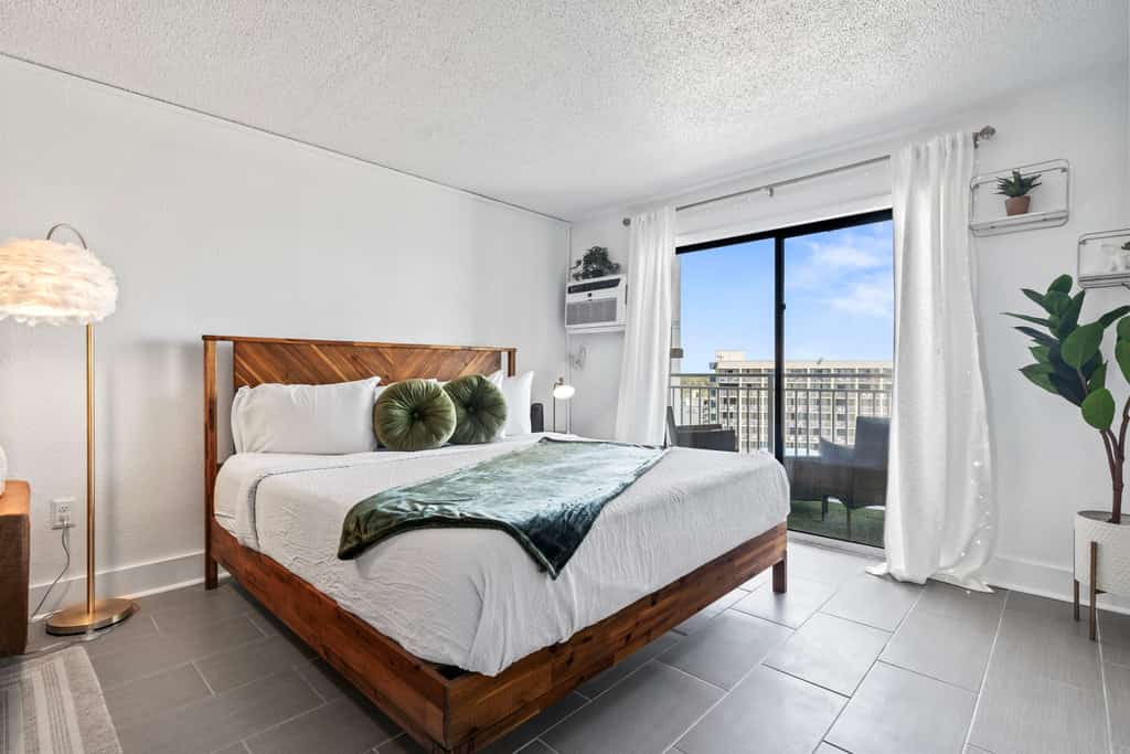 Located on the 14th floor of the Driftwood Tower, this budget-friendly, completely renovated condo is fully furnished and can comfortably accommodate 4 guests. You also have a private balcony where you can enjoy an amazing Northern view of the Atlantic Ocean.

Free Wi-Fi and cable are available.

Unfortunately, all pools are currently unavailable for guest use with no anticipated reopening date.