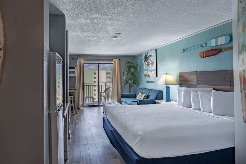 Ocean View King Suite at Sea Mist | Sleeps 4

Escape to Myrtle Beach and enjoy a relaxing stay in this comfortable 13th-floor king suite located in the Driftwood Building at Sea Mist Resort. With beautiful ocean views, a private balcony, and accommodations for up to 4 guests, this condo is the perfect home base for couples, small families, or friends looking to experience the Grand Strand.