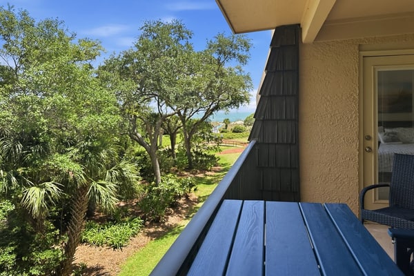 Welcome to the Sandpiper Villa!
🌴 Ocean-View Island Club Villa | Feel the Ocean Breeze!