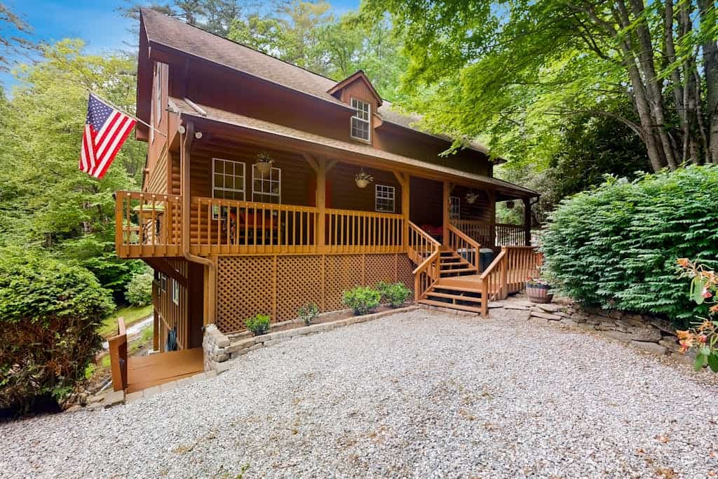 Cashiers, Lake Glenville Highlands Retreat Waterfall, Fire Pit, AC, Dog-Friendly