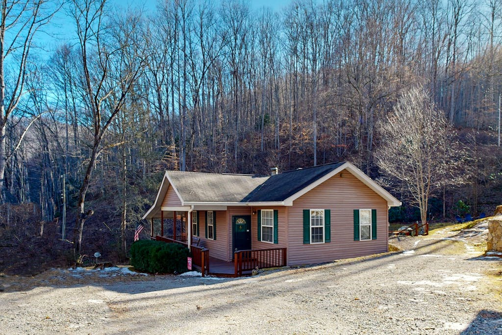 Papa’s Mountain Stream Cabin