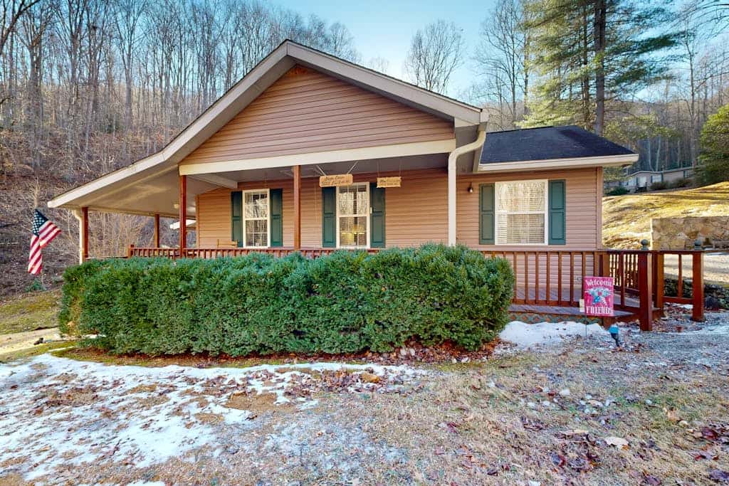 Papa’s Mountain Stream Cabin