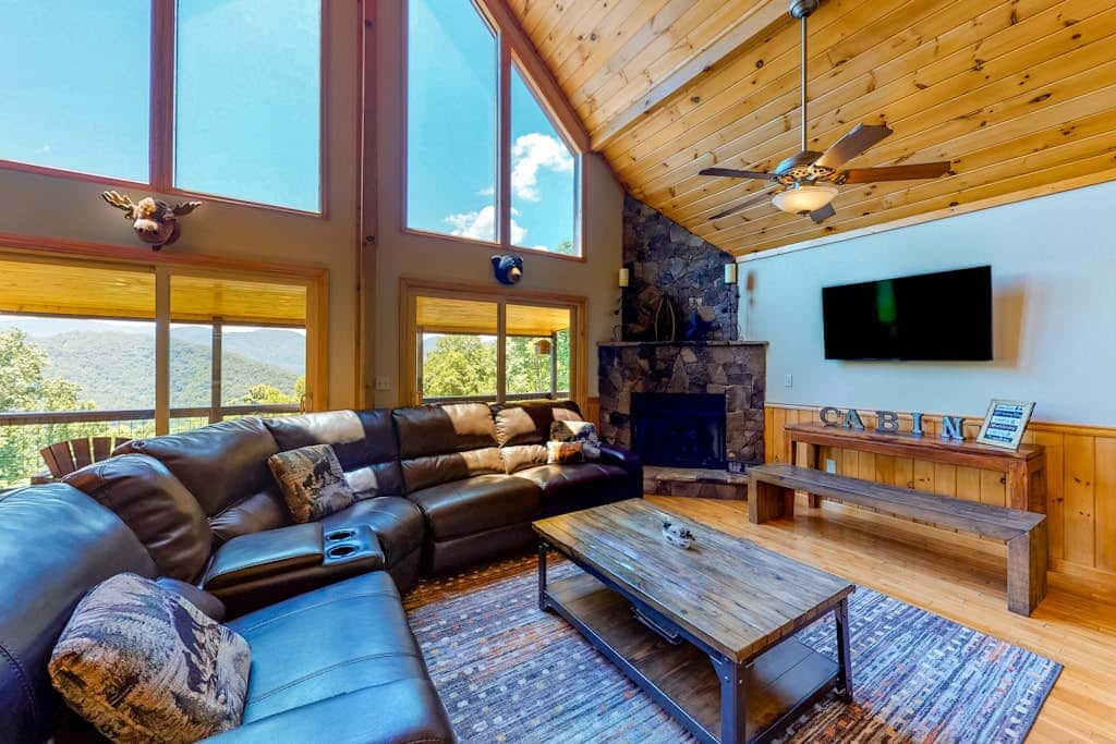 Sun Eagle Lodge