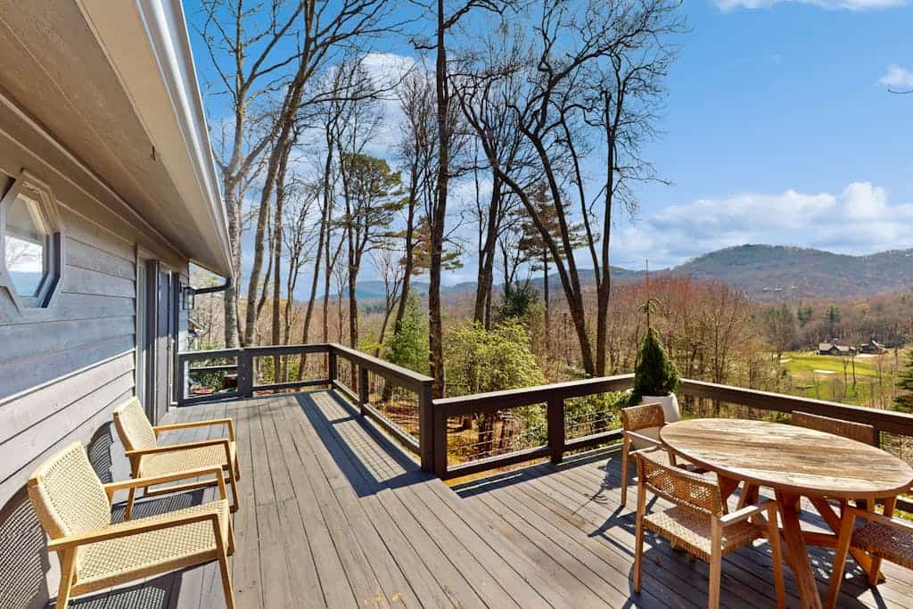 Professionally designed home with modern amenities & stunning mountain views
