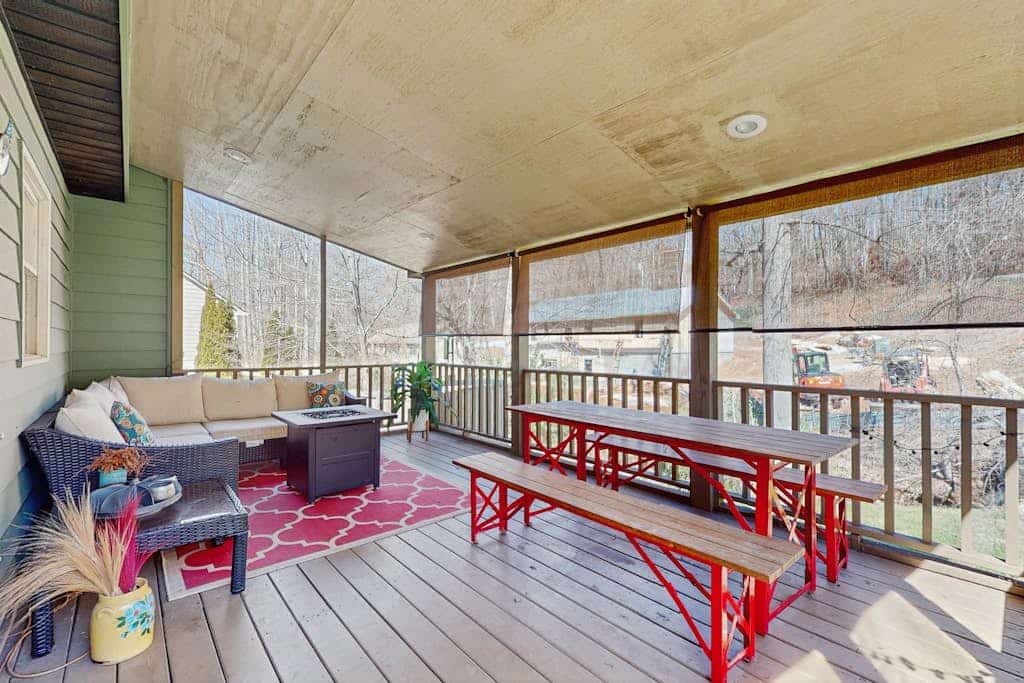 Mountain home with firepit, porch & Ping-Pong - near downtown & WCU