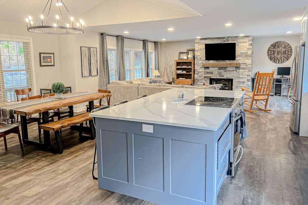 Escape near the lake with game room, firepit, deck, Hot Tub & open-concept