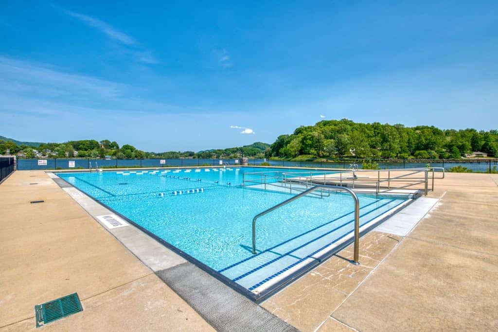 Delightful Family-Friendly Home W/ Free WiFi and Pool - Dogs OK