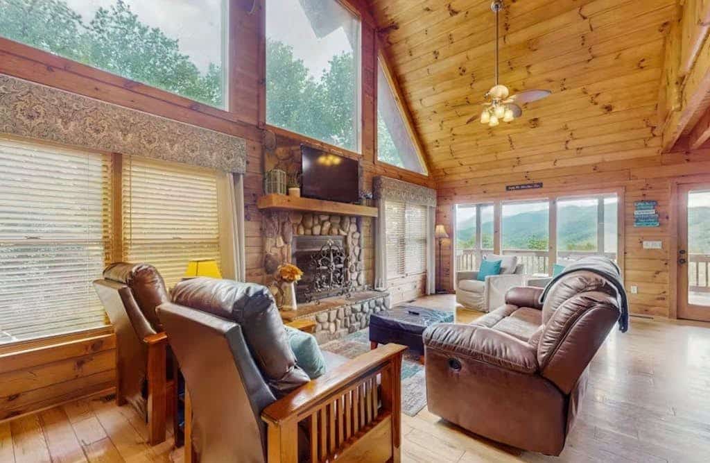 Smoky Mountain home with sauna, hot tub, multi-level deck & mountain views