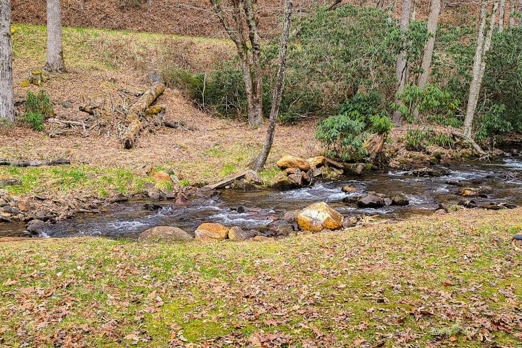 Charming Home in Topton with Creek views and High Speed Internet
