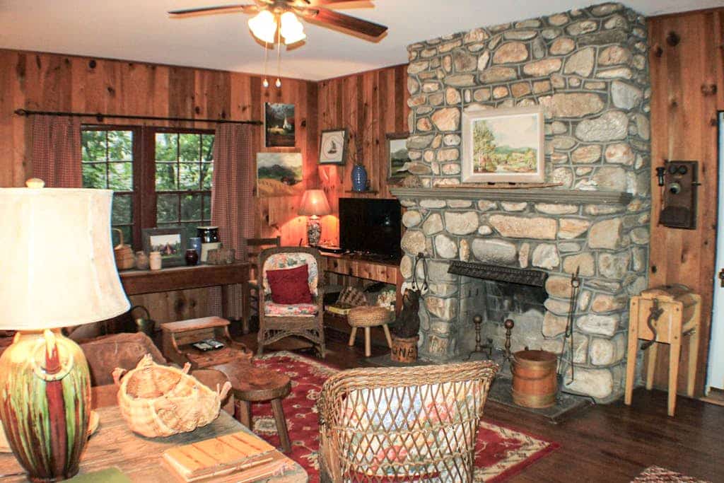 Delightful Lakefront Retreat W/ Shared Pool, Free WiFi, Lake Views & More