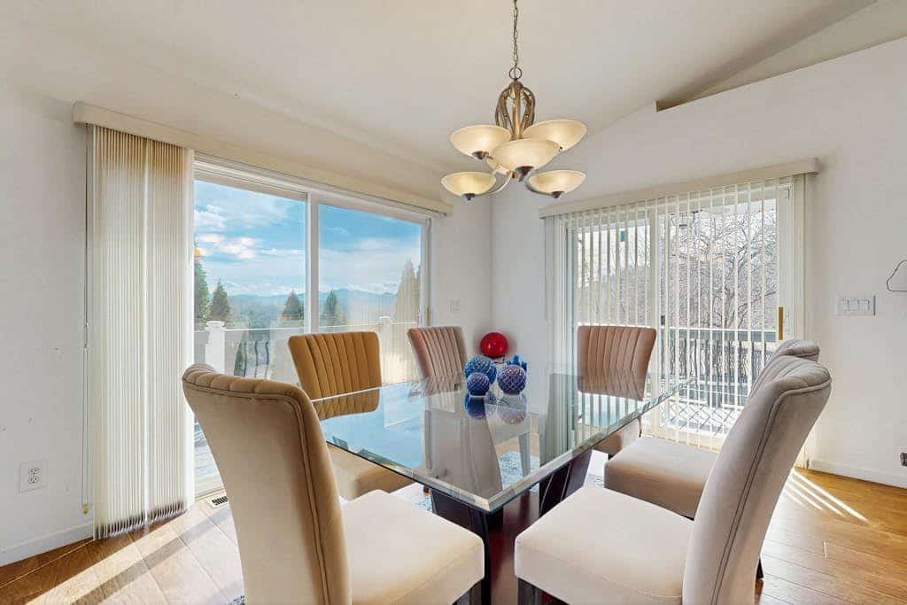 Mountain-View Retreat in Peaceful Franklin – Cozy, Pet-Friendly Escape