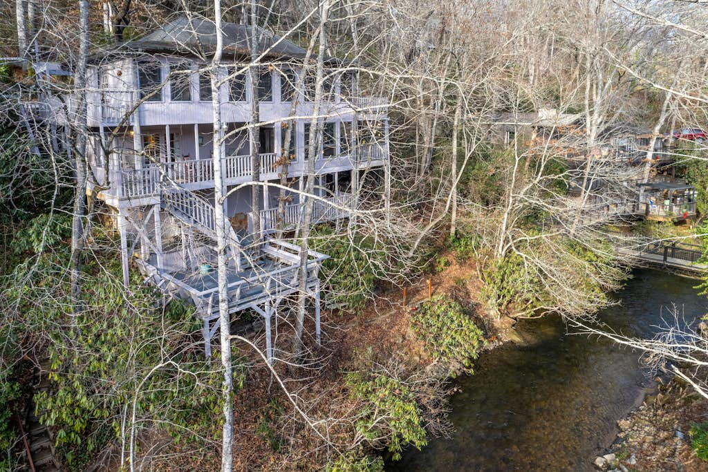 Macon Memories Creekside Lodge