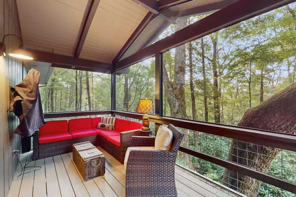 Beautiful mountain view home with large deck, fire-pit and gas grill
