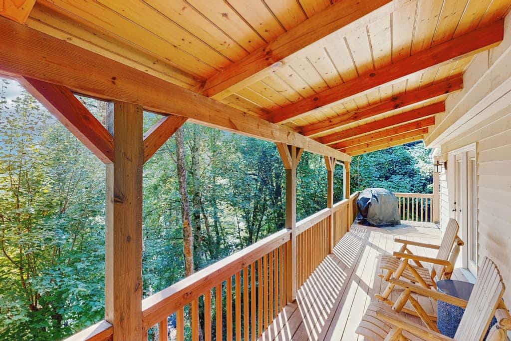 Mountain-view Maggie Valley retreat with hot tub, game room & cozy charm