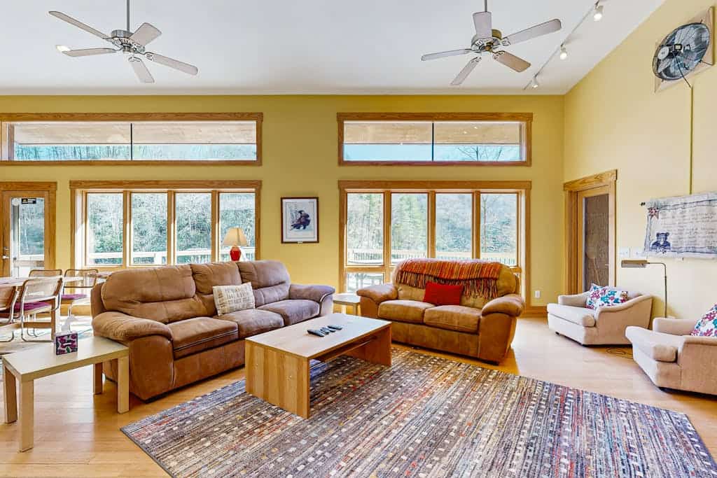 Private eco-retreat with screened porch, play area, & wood stove