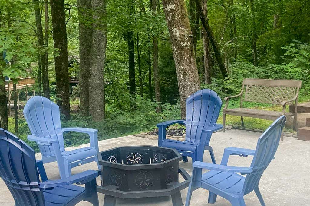 Cozy waterfront home w/hot tub, swing, firepit, and fireplace