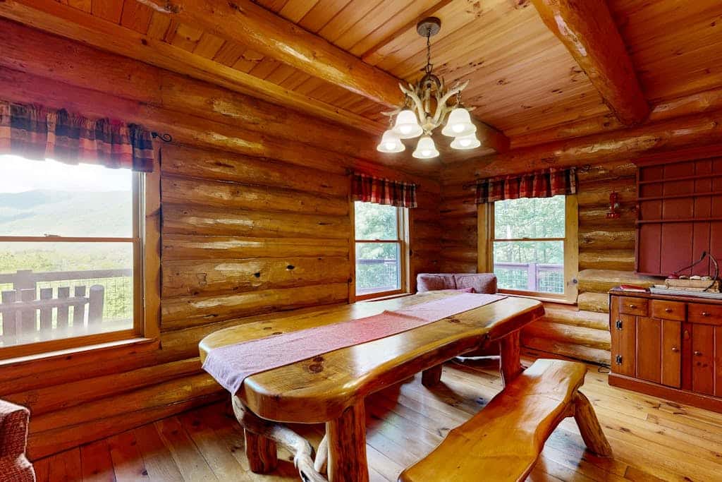 Red Lantern Lodge