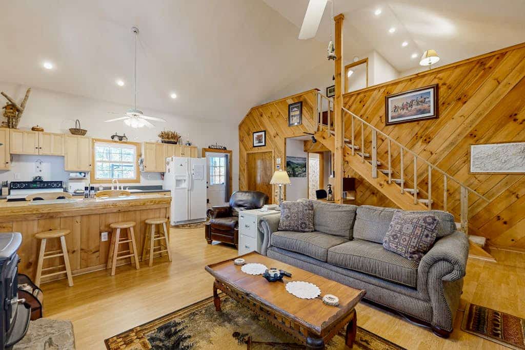 Mountain retreat with breathtaking views, dog friendly