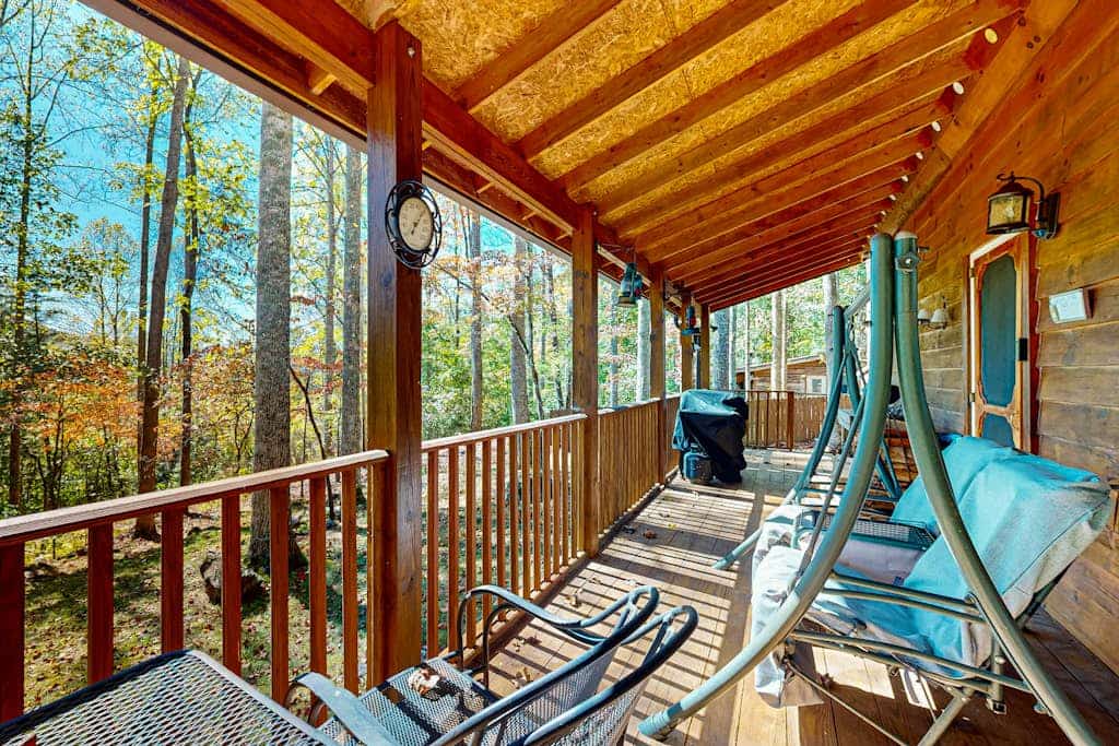 Mountain retreat with breathtaking views, dog friendly