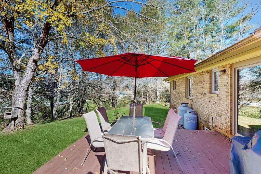 Centrally located home in Sylva with mountain views & cozy porch