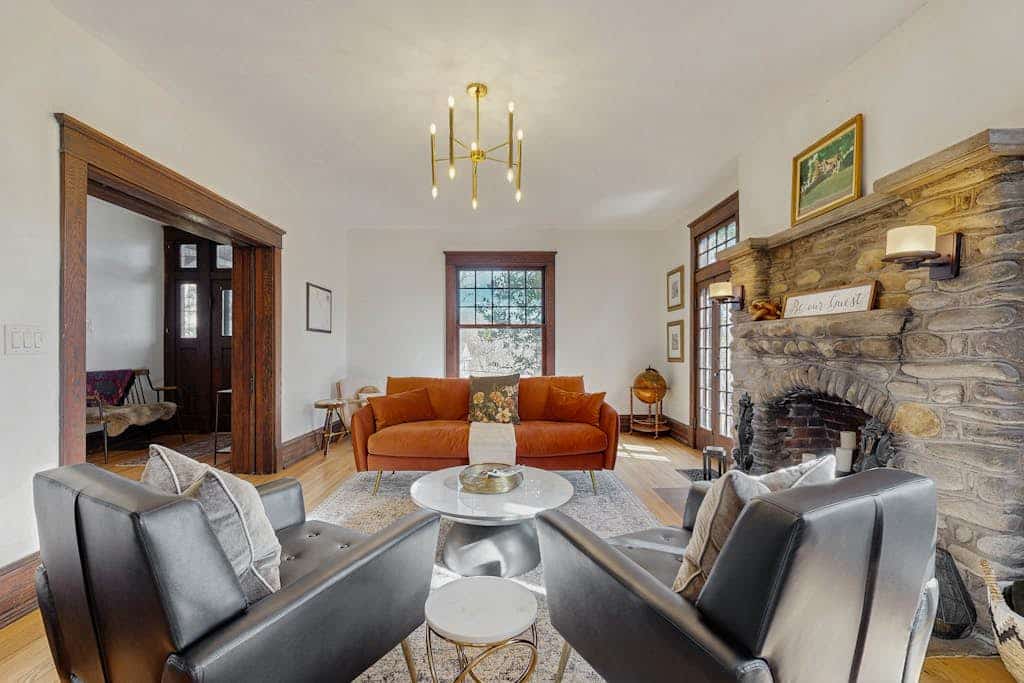Mountain Town Retreat a short walk from shops, restaurants & beautiful views